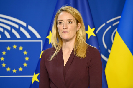 Fototermin mit Maia Sandu und Roberta Metsola im EU-Parlament in Brüssel