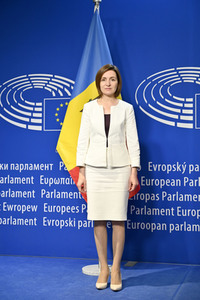 Fototermin mit Maia Sandu und Roberta Metsola im EU-Parlament in Brüssel