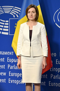 Fototermin mit Maia Sandu und Roberta Metsola im EU-Parlament in Brüssel
