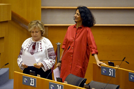 Plenartagung zur Bekämpfung der Straflosigkeit bei Kriegsverbrechen in der Ukraine im EU-Parlament in Brüssel