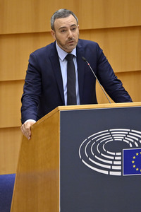 Plenartagung zur Bekämpfung der Straflosigkeit bei Kriegsverbrechen in der Ukraine im EU-Parlament in Brüssel