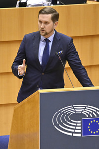 Plenartagung zur Bekämpfung der Straflosigkeit bei Kriegsverbrechen in der Ukraine im EU-Parlament in Brüssel