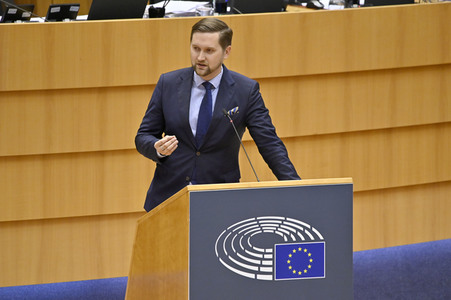 Plenartagung zur Bekämpfung der Straflosigkeit bei Kriegsverbrechen in der Ukraine im EU-Parlament in Brüssel