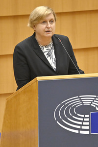 Plenartagung zur Bekämpfung der Straflosigkeit bei Kriegsverbrechen in der Ukraine im EU-Parlament in Brüssel