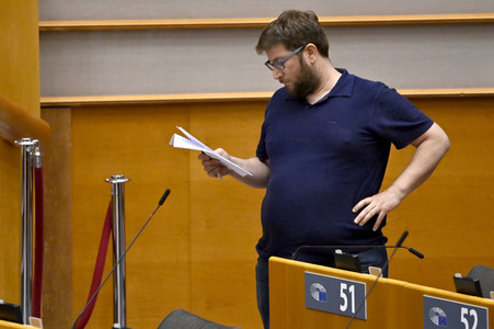 Plenartagung zur Bekämpfung der Straflosigkeit bei Kriegsverbrechen in der Ukraine im EU-Parlament in Brüssel