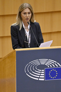 Plenartagung zur Bekämpfung der Straflosigkeit bei Kriegsverbrechen in der Ukraine im EU-Parlament in Brüssel