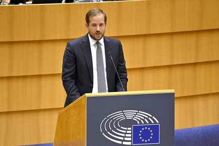 Plenartagung zur Bekämpfung der Straflosigkeit bei Kriegsverbrechen in der Ukraine im EU-Parlament in Brüssel