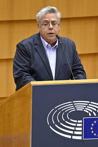Plenartagung zur Bekämpfung der Straflosigkeit bei Kriegsverbrechen in der Ukraine im EU-Parlament in Brüssel