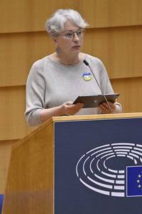 Plenartagung zur Bekämpfung der Straflosigkeit bei Kriegsverbrechen in der Ukraine im EU-Parlament in Brüssel