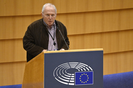 Plenartagung zur Bekämpfung der Straflosigkeit bei Kriegsverbrechen in der Ukraine im EU-Parlament in Brüssel