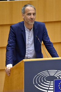Plenartagung zur Bekämpfung der Straflosigkeit bei Kriegsverbrechen in der Ukraine im EU-Parlament in Brüssel