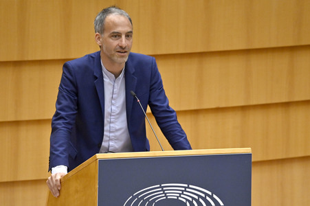 Plenartagung zur Bekämpfung der Straflosigkeit bei Kriegsverbrechen in der Ukraine im EU-Parlament in Brüssel