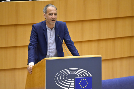 Plenartagung zur Bekämpfung der Straflosigkeit bei Kriegsverbrechen in der Ukraine im EU-Parlament in Brüssel