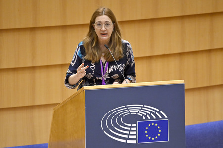 Plenartagung zur Bekämpfung der Straflosigkeit bei Kriegsverbrechen in der Ukraine im EU-Parlament in Brüssel