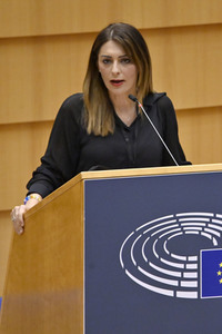 Plenartagung zur Bekämpfung der Straflosigkeit bei Kriegsverbrechen in der Ukraine im EU-Parlament in Brüssel