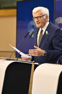 Pressekonferenz zur Trilog-Vereinbarung zur Gasspeicherung im EU-Parlament in Brüssel