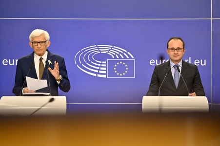 Pressekonferenz zur Trilog-Vereinbarung zur Gasspeicherung im EU-Parlament in Brüssel