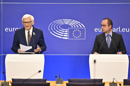 Pressekonferenz zur Trilog-Vereinbarung zur Gasspeicherung im EU-Parlament in Brüssel