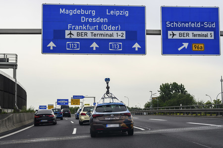 Google Street View-Fahrzeug in Berlin