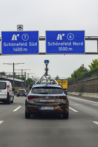 Google Street View-Fahrzeug in Berlin