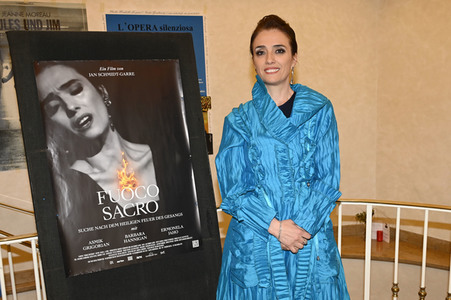 Sondervorführung 'Fuoco Sacro - Suche nach dem Heiligen Feuer des Gesangs' in München