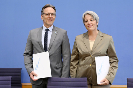 Bundespressekonferenz Vorstellung der Zahlen kindlicher Gewaltopfer in Berlin