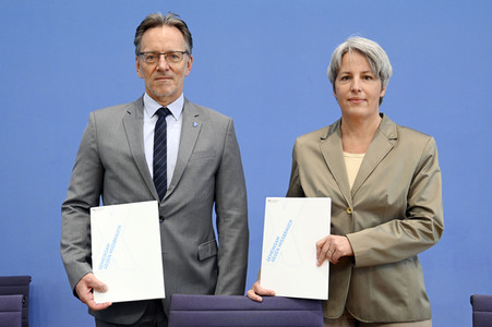 Bundespressekonferenz Vorstellung der Zahlen kindlicher Gewaltopfer in Berlin