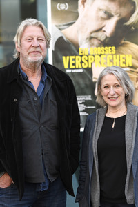 Filmpremiere 'Ein großes Versprechen' in Hannover
