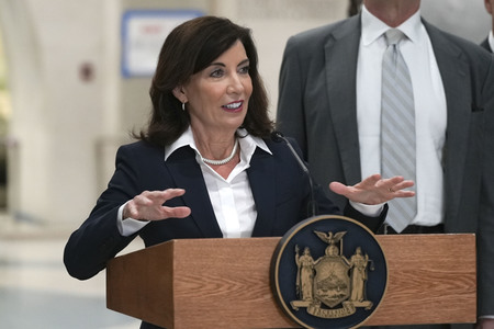 Pressekonferenz mit Kathy Hochul in New York
