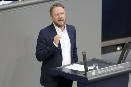 42. Sitzung des Deutschen Bundestages in Berlin