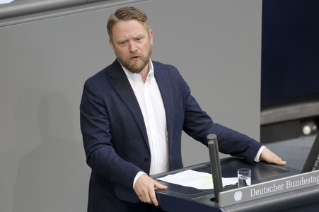 42. Sitzung des Deutschen Bundestages in Berlin