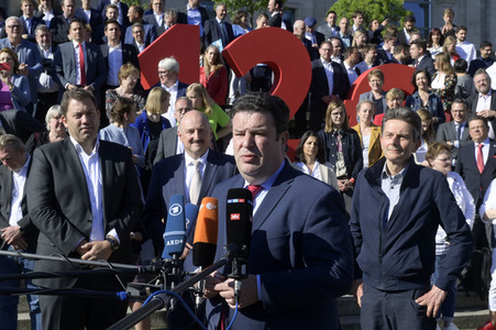 Kundgebung zur Befürwortung des 12-Euro-Mindestlohns in Berlin