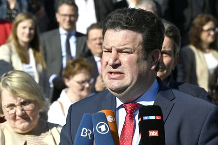 Kundgebung zur Befürwortung des 12-Euro-Mindestlohns in Berlin