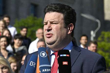 Kundgebung zur Befürwortung des 12-Euro-Mindestlohns in Berlin