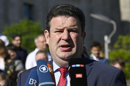 Kundgebung zur Befürwortung des 12-Euro-Mindestlohns in Berlin