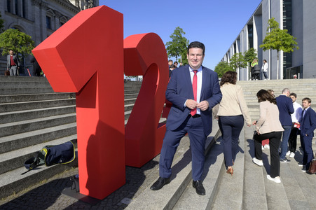 Kundgebung zur Befürwortung des 12-Euro-Mindestlohns in Berlin