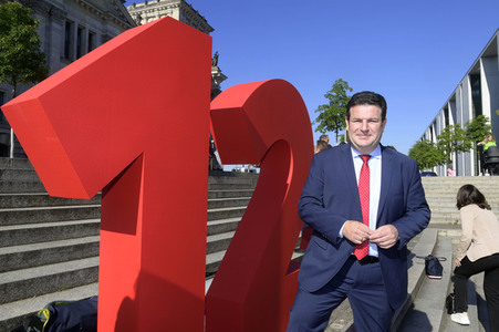 Kundgebung zur Befürwortung des 12-Euro-Mindestlohns in Berlin