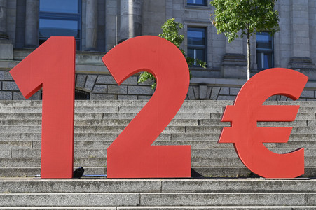 Kundgebung zur Befürwortung des 12-Euro-Mindestlohns in Berlin