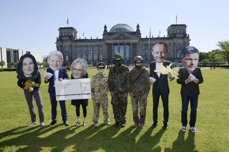 Protestaktion gegen das Sondervermögen in Berlin