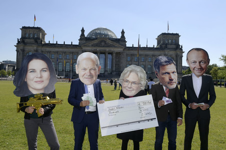 Protestaktion gegen das Sondervermögen in Berlin
