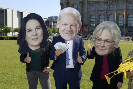 Protestaktion gegen das Sondervermögen in Berlin