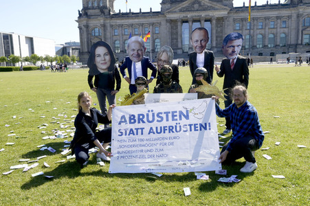 Protestaktion gegen das Sondervermögen in Berlin