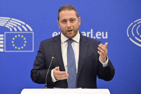 Pressekonferenz zum einheitlichen Ladegerät im EU-Parlament in Straßburg