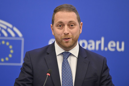 Pressekonferenz zum einheitlichen Ladegerät im EU-Parlament in Straßburg