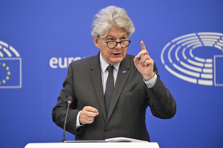 Pressekonferenz zum einheitlichen Ladegerät im EU-Parlament in Straßburg