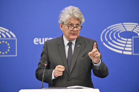 Pressekonferenz zum einheitlichen Ladegerät im EU-Parlament in Straßburg