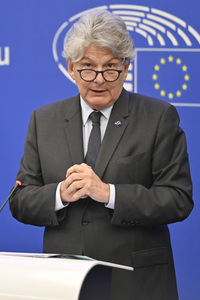 Pressekonferenz zum einheitlichen Ladegerät im EU-Parlament in Straßburg
