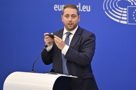 Pressekonferenz zum einheitlichen Ladegerät im EU-Parlament in Straßburg