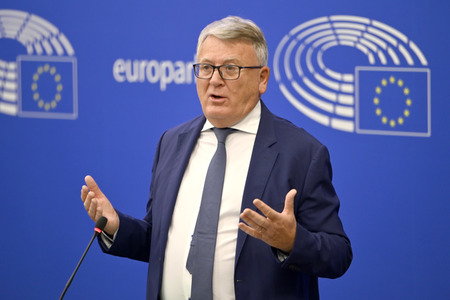 Pressekonferenz zum Mindestlohn im EU-Parlament in Straßburg