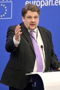 Pressekonferenz zum Mindestlohn im EU-Parlament in Straßburg